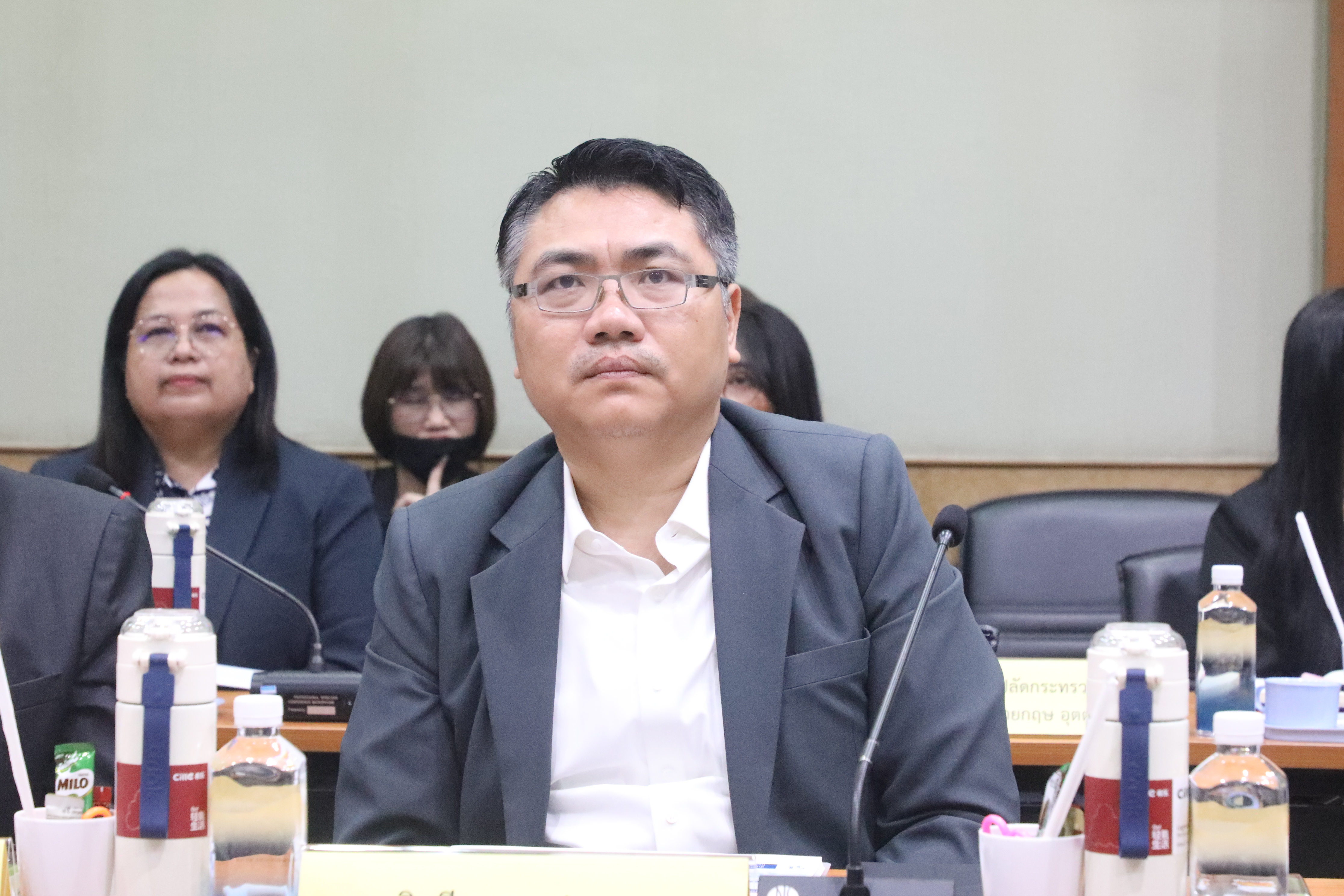 title - รองปลัด กษ. ประชุมสัญจร 5 หน่วยงานภายใต้การกำกับดูแล ณ ส.ป.ก. 